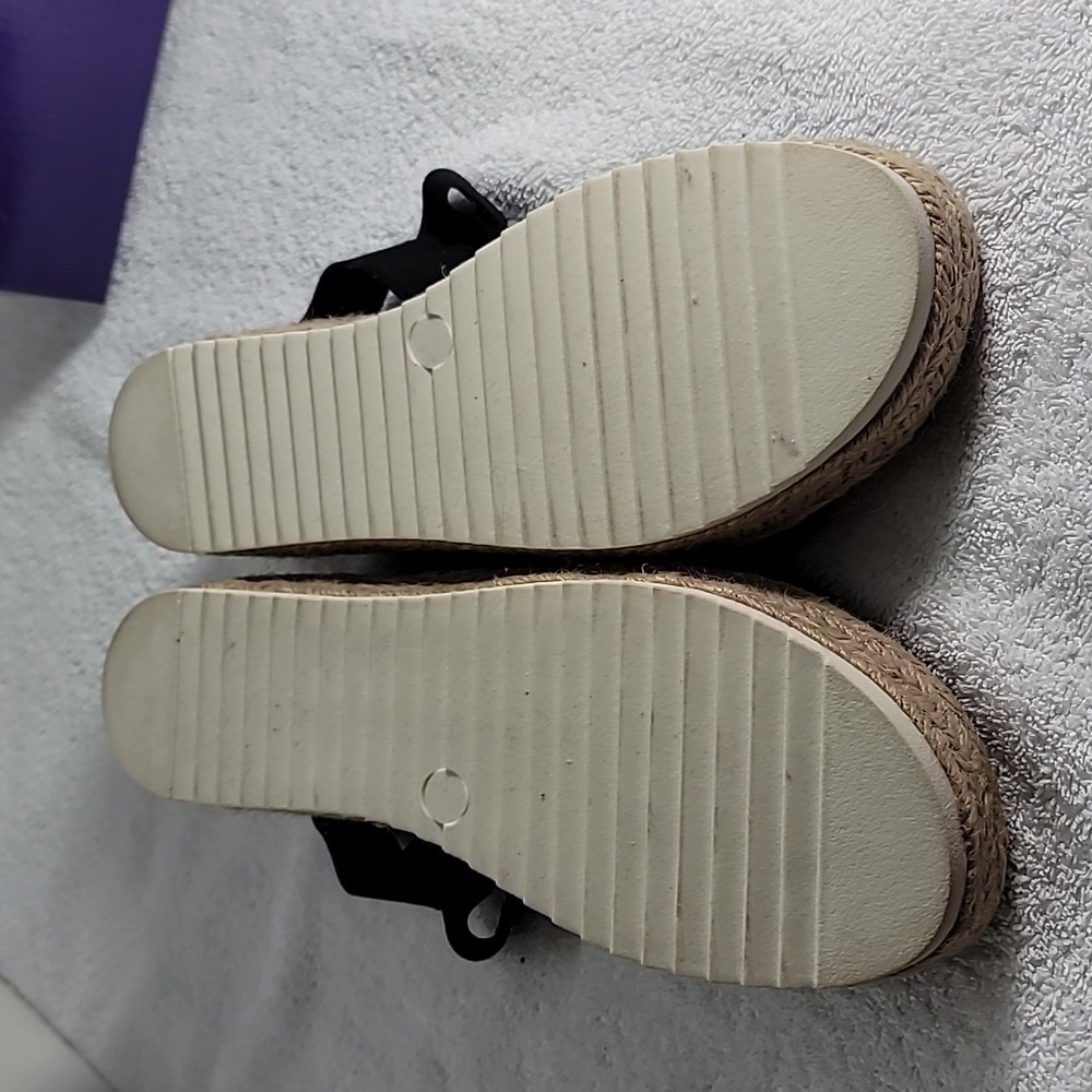 Madden Girl Ladies sandal - Picture 3 of 9